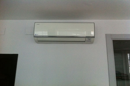 imagen equipo aire acondicionado oficina